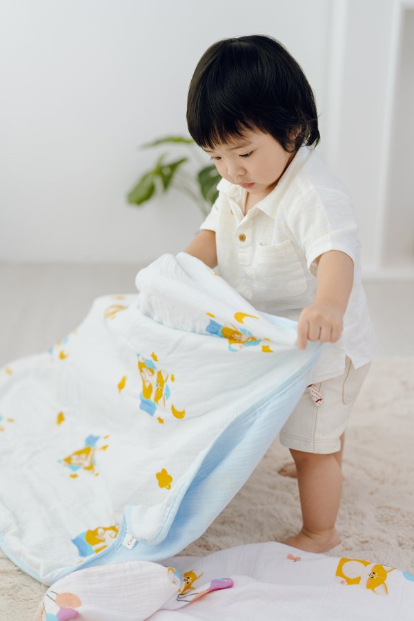 "Sleepy Corgi" Organic Cotton Blanket