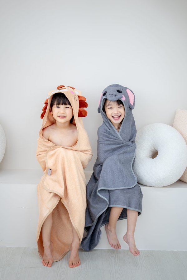 [PREORDER] [Bundle Deal] Elephant & Lion Hooded Bamboo Towel & Washcloth (u/p: $77.80)